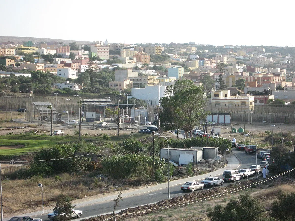 إمبرودا لا يثق في قدرة حكومة بيدرو سانشيز على إعادة فتح معبري فرخانة  وباريو تشينو مع بني أنصار