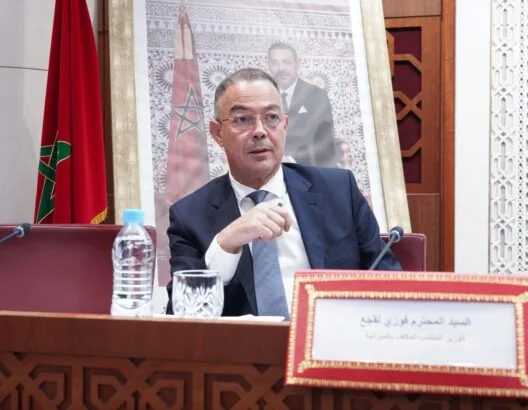 لقجع يفعل “زيرو ورقة” ويعتمد الذكاء الاصطناعي