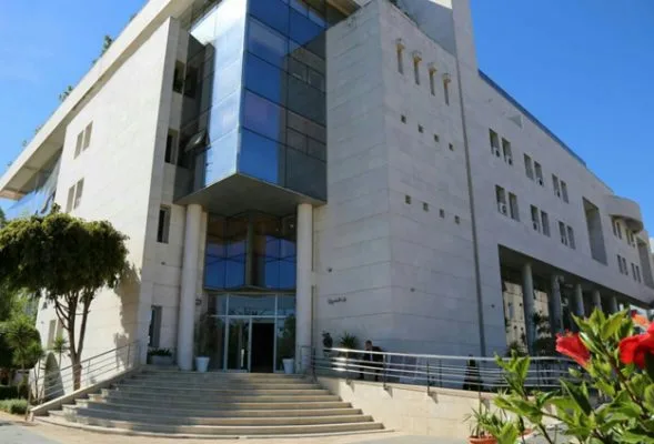 حالة استياء واحتقان كبير بوزارة الإسكان بسبب الوزيرة المنصوري