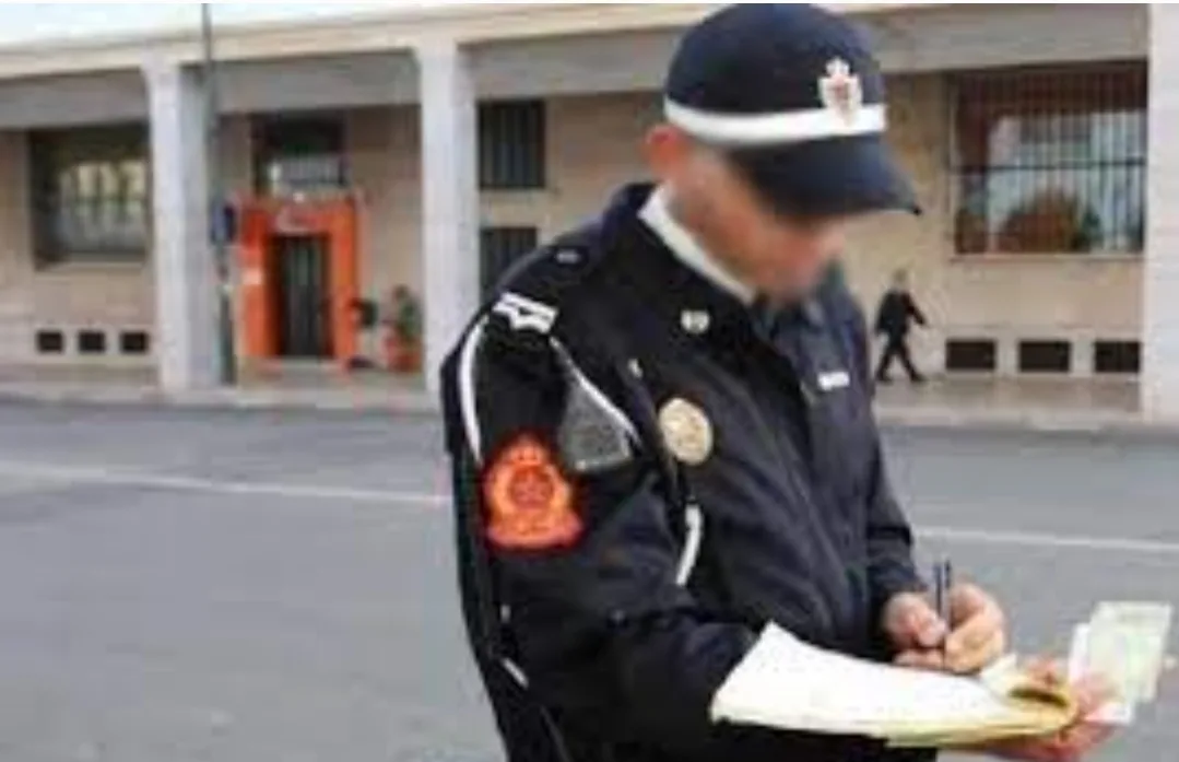 بدء محاكمة مستشار جماعي ببني بوعياش أمام محكمة الحسيمة بعد إسقاطه لشرطي مرور حاول تحرير مخالفة لقريبه