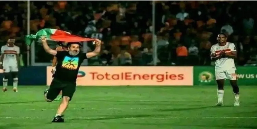 قضاء بركان يصدر يدين الناشط الأمازيغي الذي اقتحم ملعب مباراة النهضة والزمالك