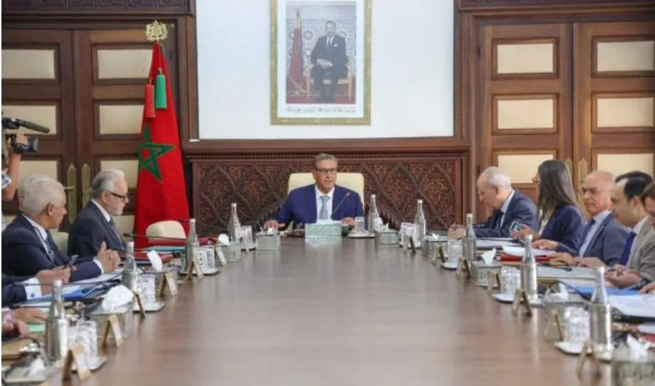 تعيين الزوهير عميدا لكلية الطب بمراكش والوزاني عميدا لكلية الآداب والعلوم الإنسانية بتطوان