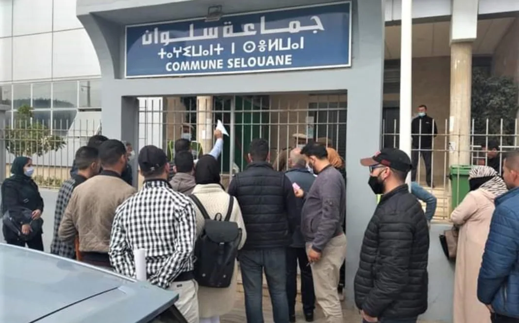 الفساد مازال يتمدد في جماعة سلوان … سيدة مقيمة بالخارج تمنح خمسة ملايين سنتيم لمحامي مقابل شهادة إدارية