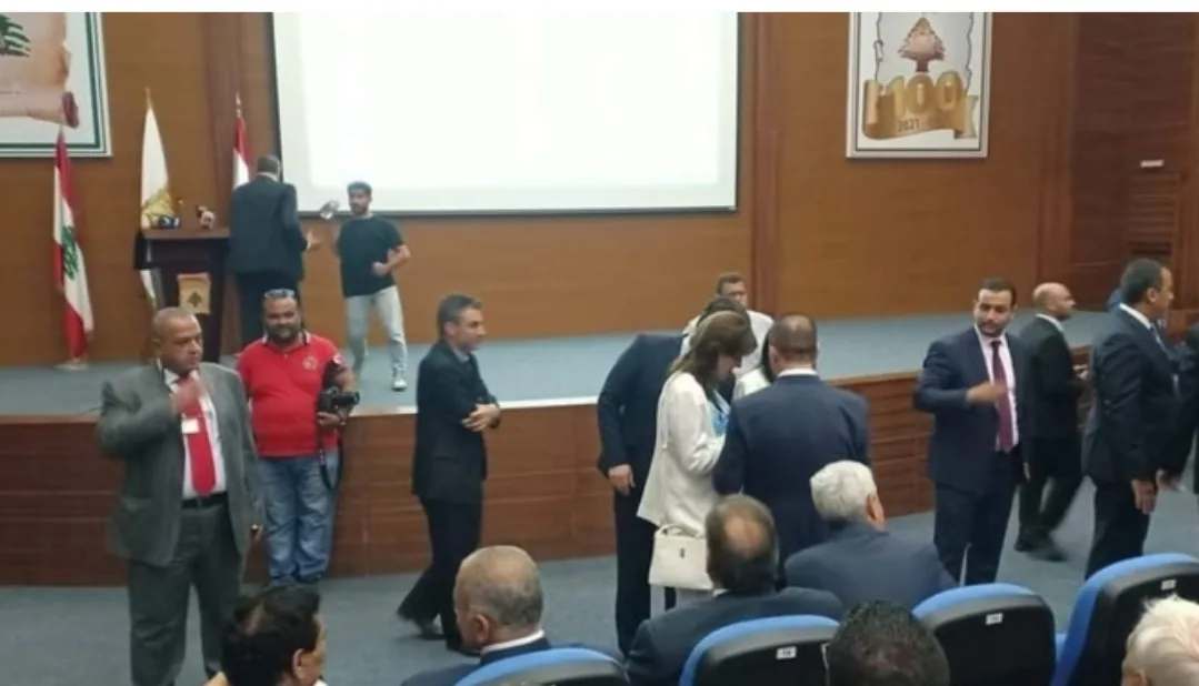 محامو النظام العسكري الجزائري ينسحبون من مؤتمر بالأردن بسبب خريطة المغرب الكاملة