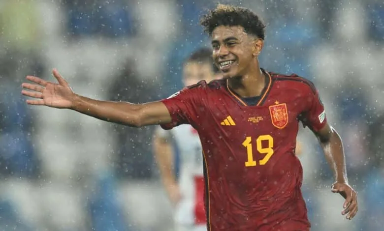 صورة :    “لامين جمال” يسدد بقذفات مغربية مع المنتخبىالإسباني خلال مباريات يورو 2024