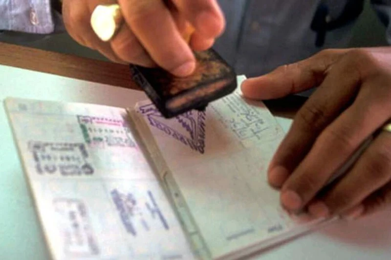 ضبط شبكات احتيال في تأشيرات الهجرة