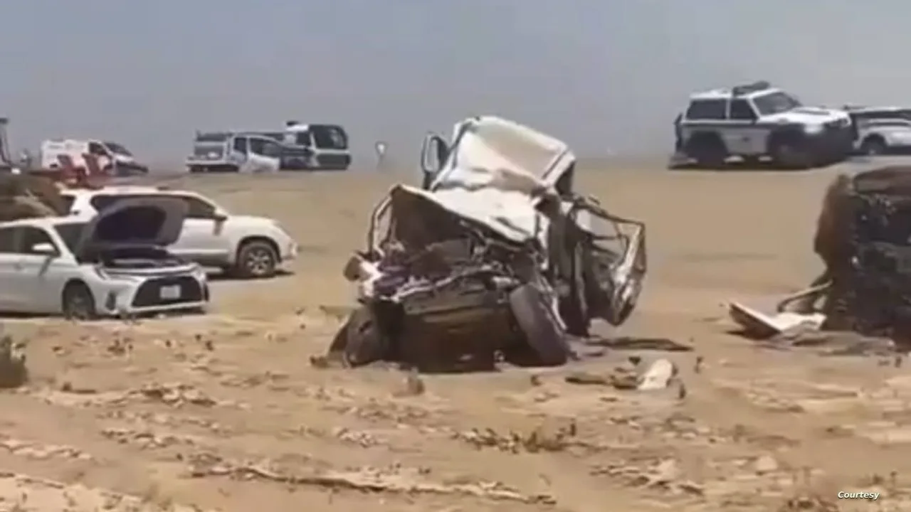 عدد كبير من القتلى والجرحى في تصادم 13 سيارة مع بعضها في السعودية