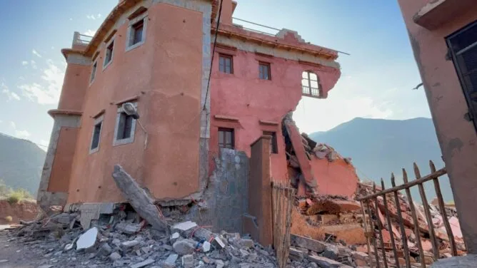 سكان ثلاث نيعقوب يهددون بالعودة للاحتجاج ضد “اختلالات” إعادة الإعمار بعد زلزال الحوز