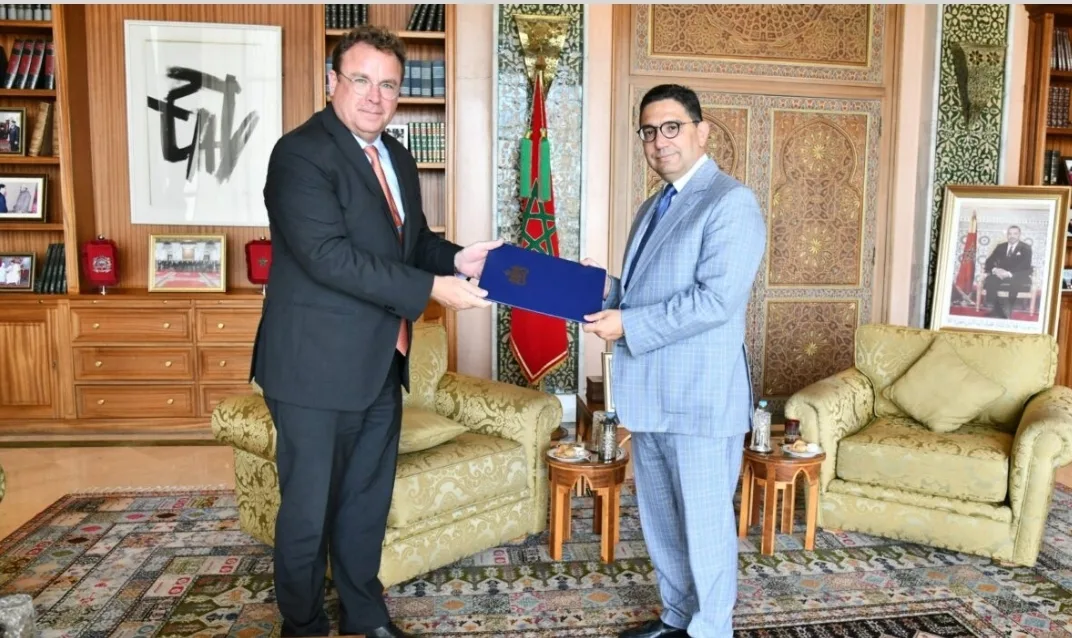 هكذا إستطاع المغرب تركيع هولندا التي إعترفت بمغربية الصحراء