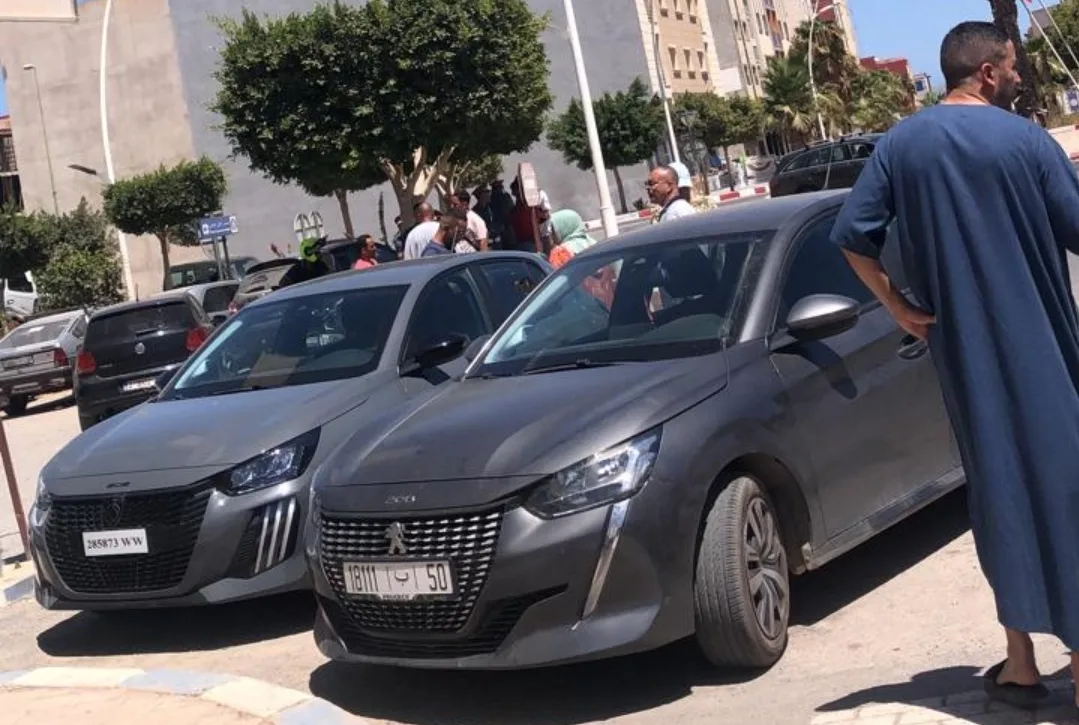يحتجون أمام عمالة الناظور بعد فقدانهم للملايير … ضحايا شركة” كونتيش” العقارية بسلوان من مغاربة العالم يطالبون الجهات المسؤولة التدخل