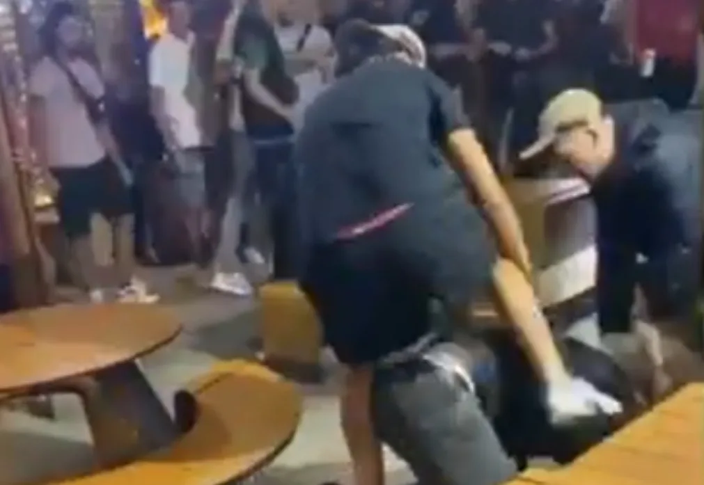 توقيف 6 أشخاص بعد تبادل للضرب بينهم بشكل عنيف داخل ماكدونالدز طنجة