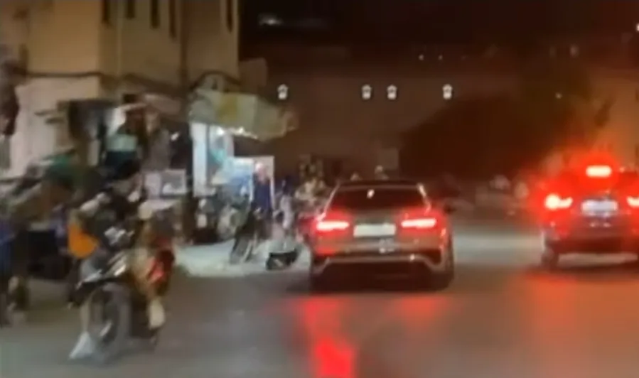 فيديو مرعب :     مغربي يقوم بعملية دهس خطيرة لمجموعة من المواطنين بمراكش