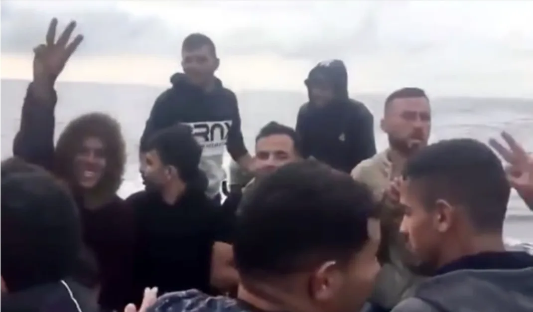 حوالي 13 مليون مغربي يرغبون في مغادرة البلاد نهائيا