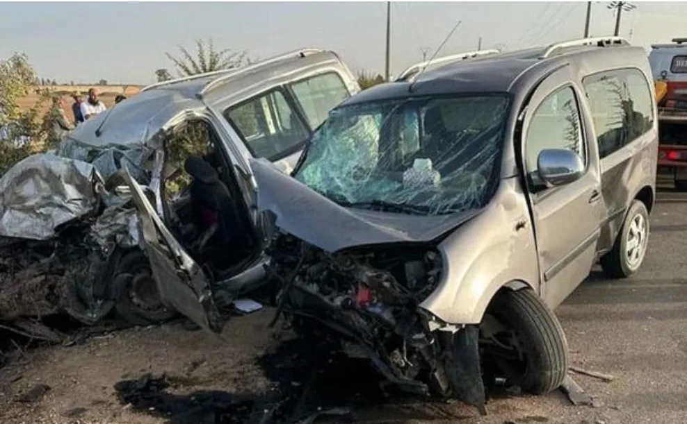 كانوا في طريقهم لحضور خطبة فتاة … حادث مروع يتسبب في مقتل 5 أشخاص بضواحي الدار البيضاء