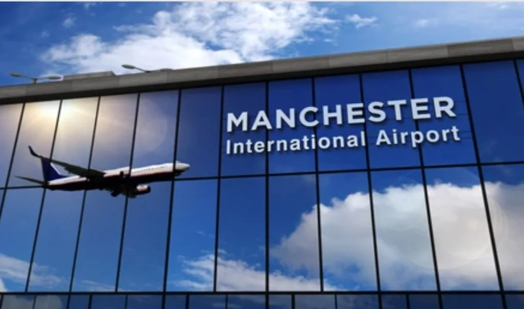 منع خروج مسافرين مع أمتعتهم … حالة إستنفار قصوى بمطار بريطاني بسبب طائرة مغربية تحمل “سراق الزيت”