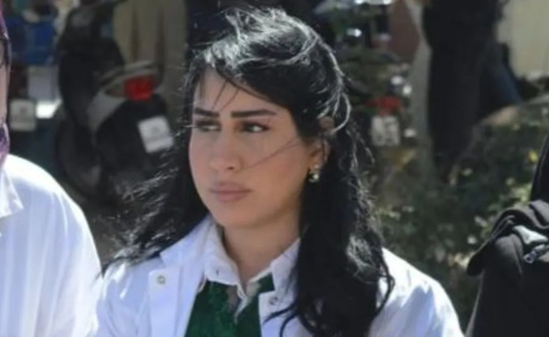 الأطر الصحية بالمستشفى الحسني بالناظور يطالبون بالإسراع في تشريح جثة زميلتهم التي ماتت في ظروف غامضة وجثتها عالقة بوجدة منذ 8 أيام