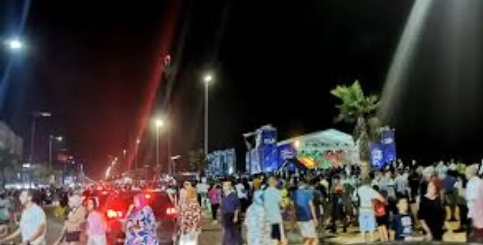 ساكنة السعيدية مستاءة من الوضع في فضاء “السيرك” الذي تحول إلى مطاعم ومقاهي