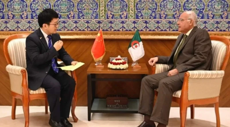 من أجل إستفزاز المغرب … الجزائر تتذلل إلى الصين من أجل دعوة البوليساريو إلى قمة بكين