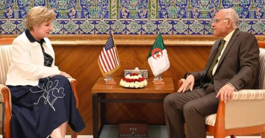 بعد إنزلاق لسان تبون … وزير خارجية الجزائر يشرح لسفيرة أمريكا نوابا الرئيس الحقيقية تجاه إسرائيل