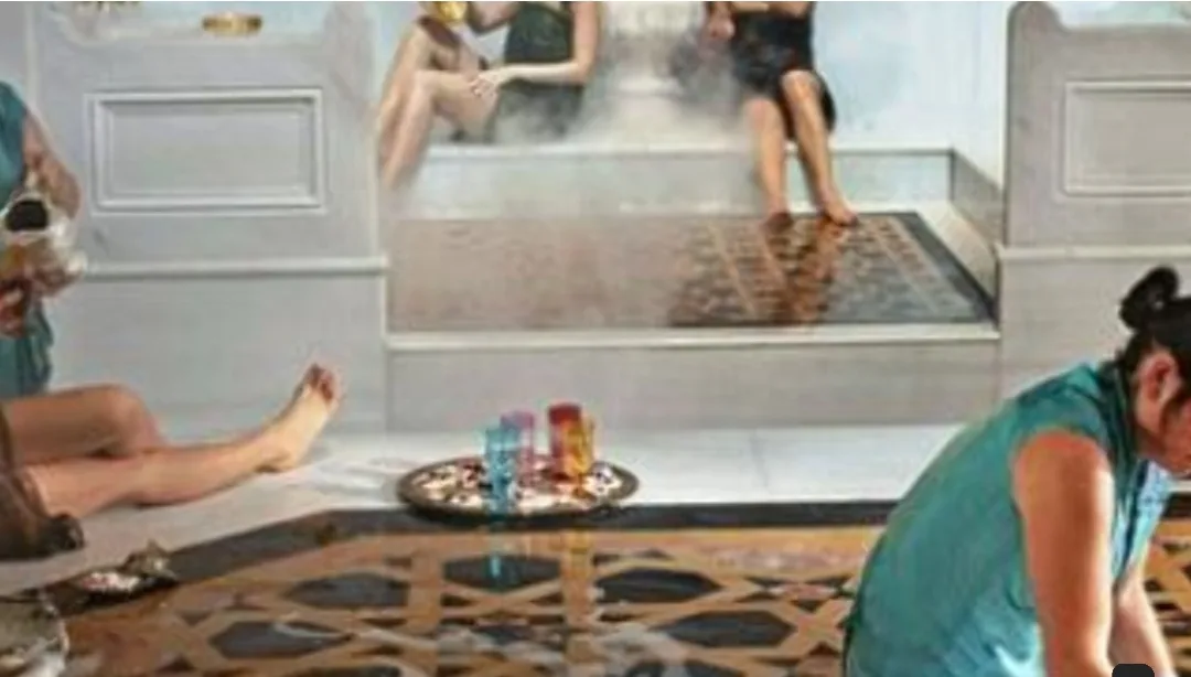 شخص يقتحم حمام فيه نساء عاريات بمراكش بحثا عن زوجته