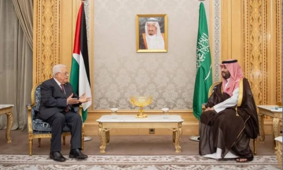 الرئيس الفلسطيني عباس يقطع زيارته للسعودية ويعود بسرعة إلى الضفة الغربية