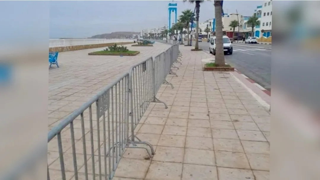 ساكنة الفنيدق تستنكر وضعهم خلف السياج ك “الحيوانات”