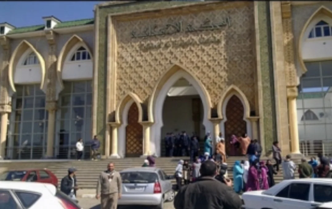 20 سنة سجنا في حق شخص حاول ذبح زوجته أمام قاضي داخل محكمة سلا