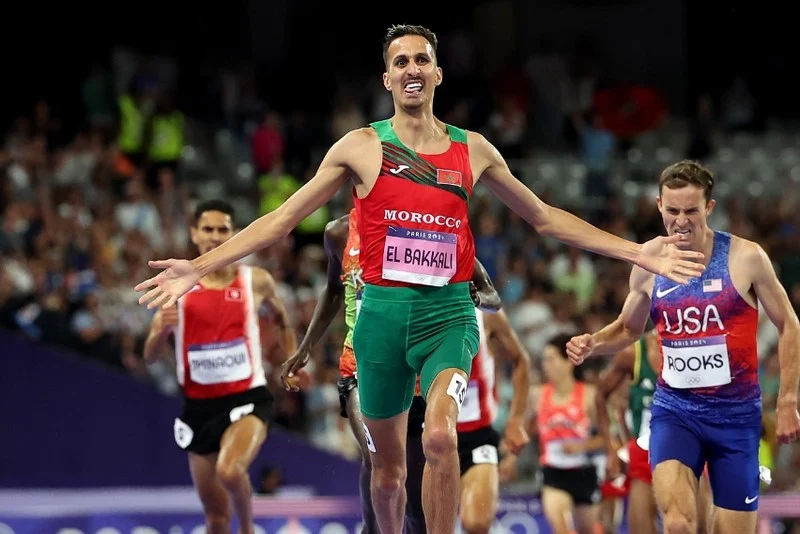 سفيان البقالي يواصل تألقه في سباق 3000 متر موانع بالدوري الماسي