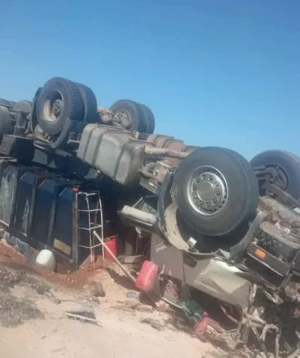 انقلاب شاحنة يكشف عن 242 رزمة حشيش قرب الصويرة