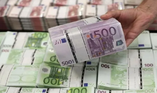 ارتفاع تحويلات المغاربة المقيمين بالخارج و انخفاض فائض ميزان الخدمات