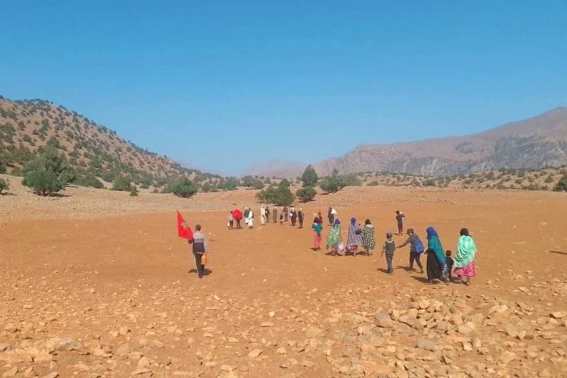 سكان دوار أنرغو بإملشيل يواصلون احتجاجاتهم مطالبين بإصلاح الطرق وتوفير المياه