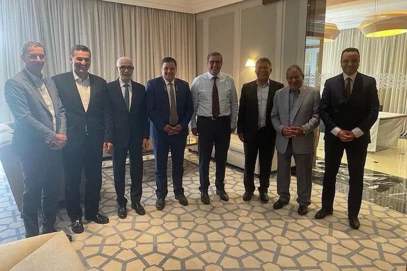 عشاء الحسم في رئاسة جماعة مكناس .. أخنوش يجمع باحجي بمعارضيه في منزل القندوسي