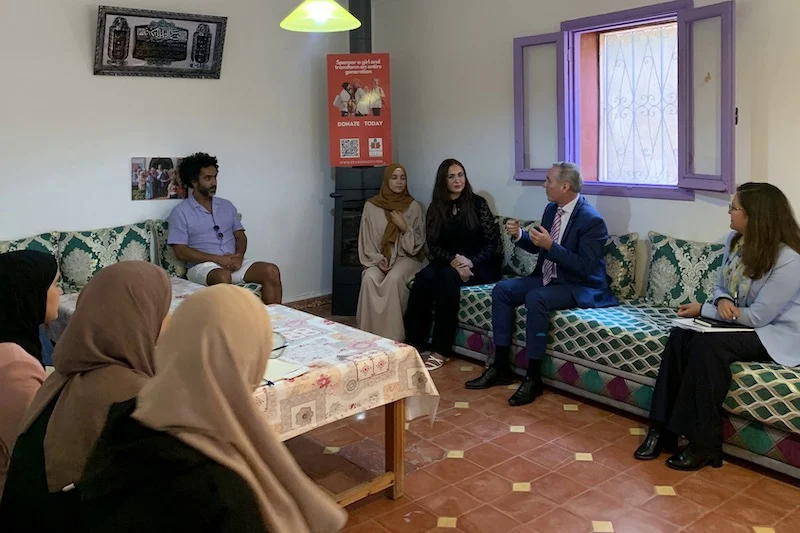 الحوز : السفير الأسترالي يعزز دعم تمدرس الفتيات بزيارة لدار الطالبات بويركان الممولة من بلاده