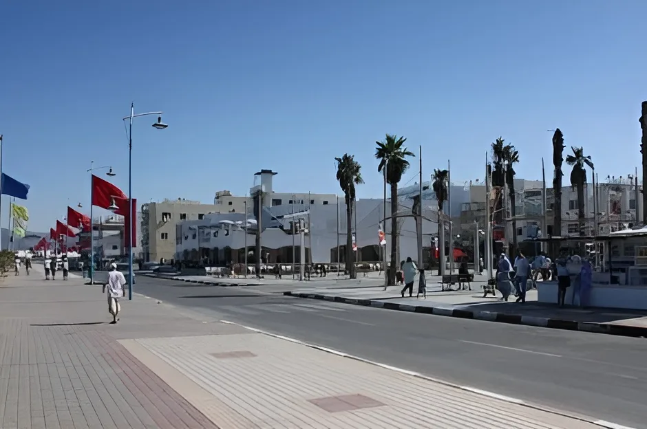 استمرار إغلاق معبر باب سبتة يدفع سكان الفنيدق لبيع ممتلكاتهم والهجرة بحثًا عن فرص جديدة