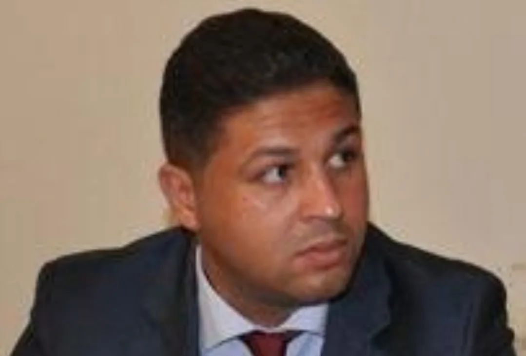 هكذا فشل قائد مافيا الريع الرئيس السابق لجماعة رأس الماء بالناظور إسقاط رئيس المجلس الجماعي الحالي هشام أديب