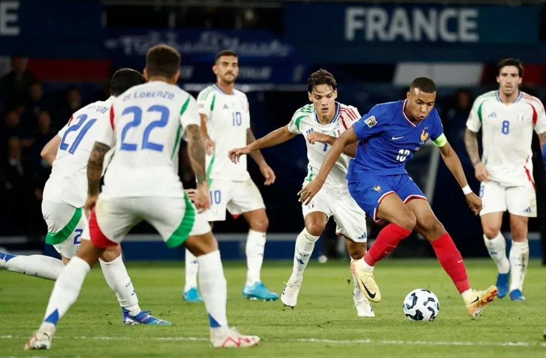 إيطاليا تفوز على فرنسا في عقر دارها ب 3 / 1 في دوري أمم أوروبا