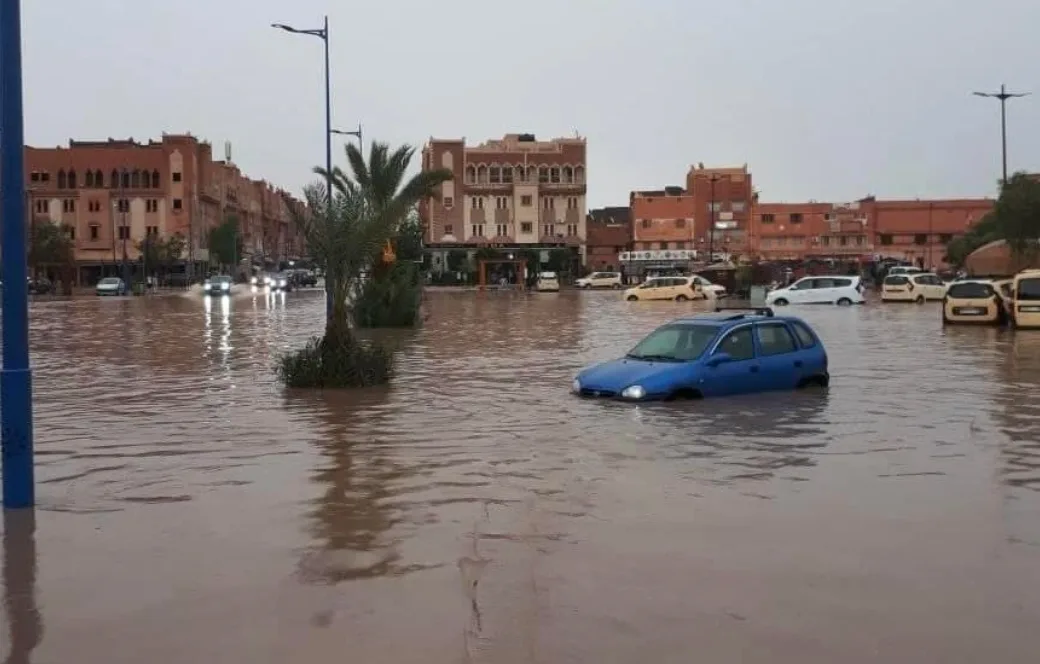 أمطار قوية جدا تغرق ورزازات والنواحي في الأوحال وإخلاء سكان من منازلهم قبل تحطمها