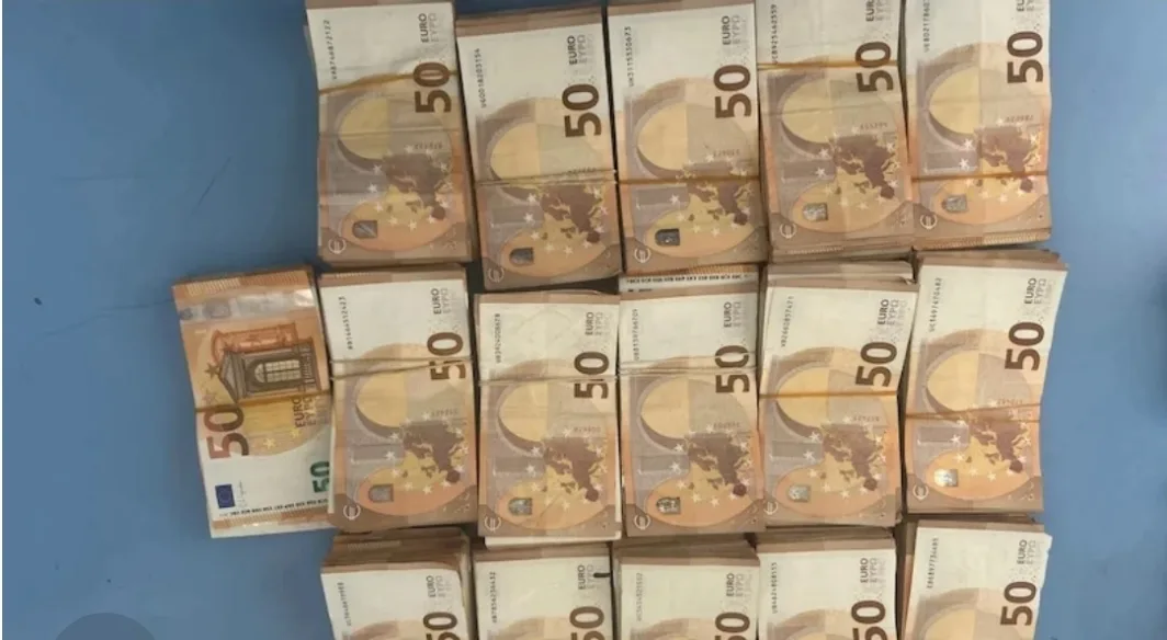 جمارك باب سبتة تحبط محاولة تهريب مئات الملايين من اليورو والين الصيني