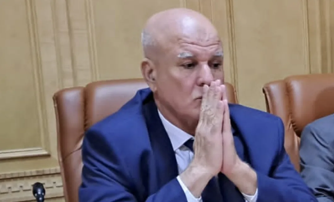 رغم “البلوكاج” … العزاوي رئيس جماعة وجدة :   لا أحد يمكنه طلبي تقديم الإستقالة سوى الملك !!