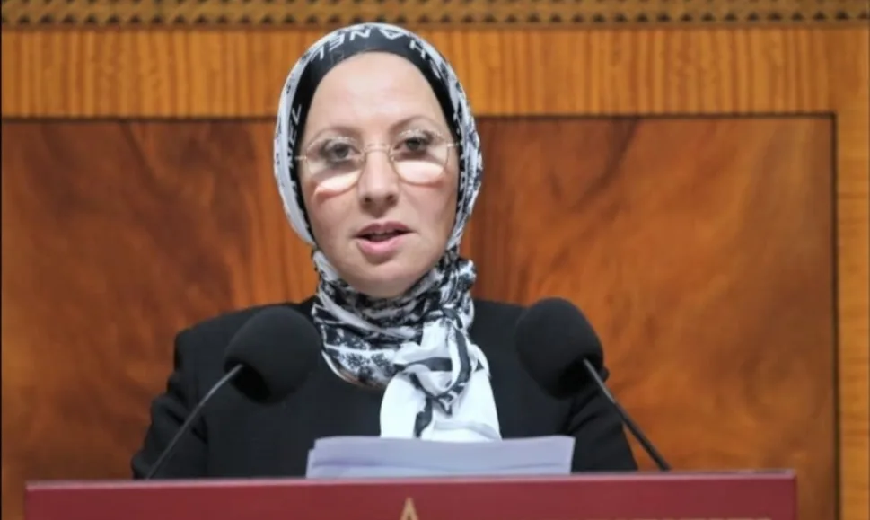 البرلمانية الناظورية فريدة خنيتي تثير تغول شبكات إجرامية في سواحل إقليم الناظور لتهجير الشباب إلى مليلية وإسبانيا