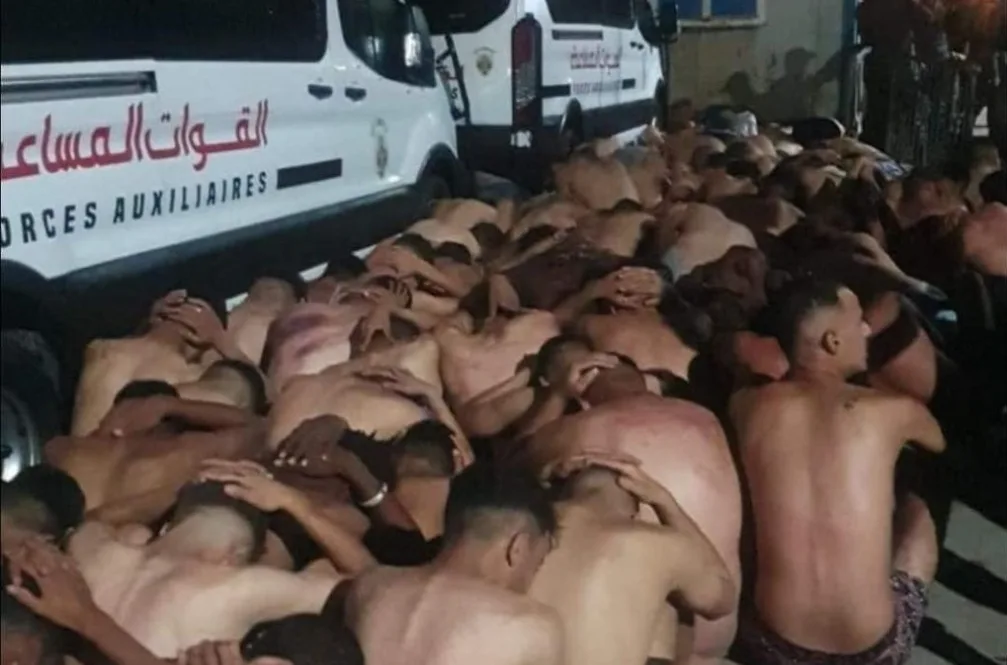 الوكيل العام بتطوان يأمر الفرقة الوطنية للشرطة القضائية فتح تحقيق مع عناصر من القوات المساعدة في صور لشباب بدون ملابس بالفنيدق