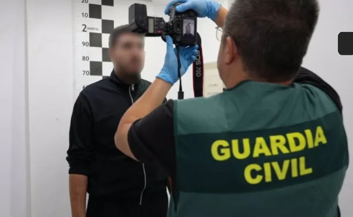 الحكومة الإسبانية :      المغرب هو الذي ساعدنا في الوصول إلى مكان إختباء البقالي بقادش ، الذي قتل عنصرين من الحرس المدني