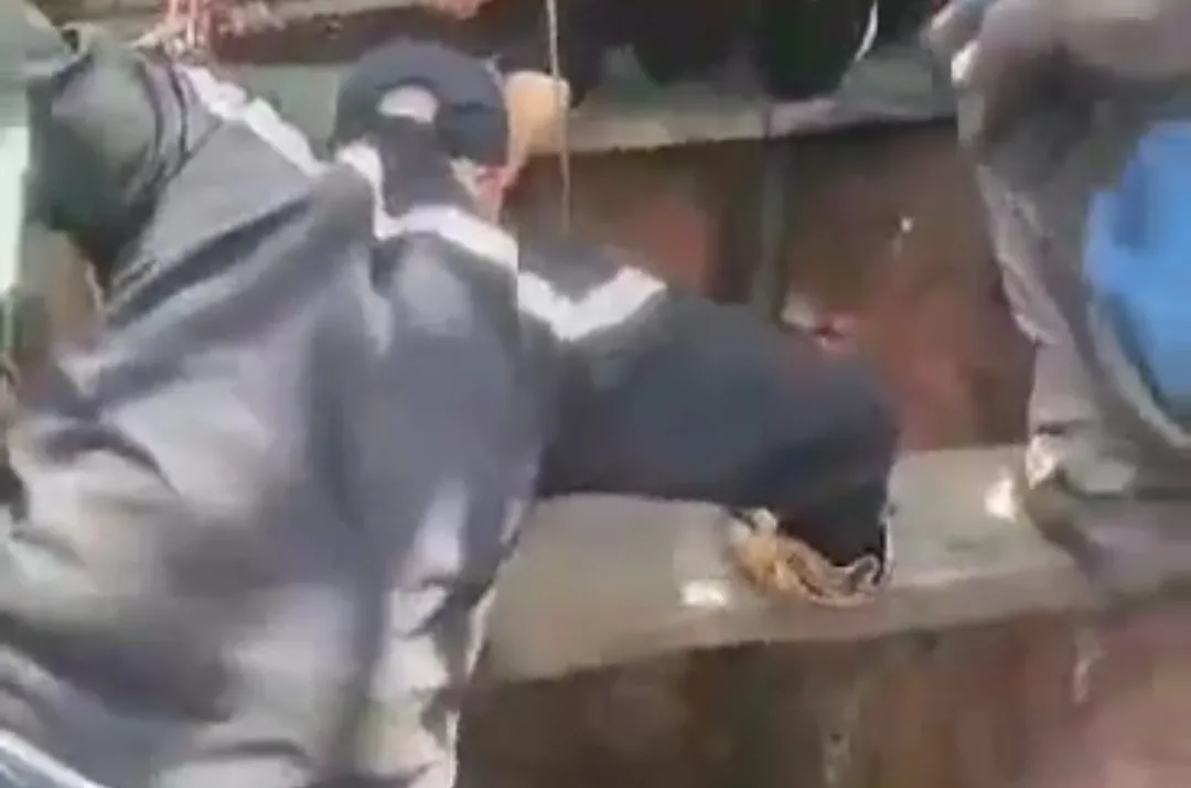 جرادة “المجوعة” تواصل إفتراس أبنائها … وفاة شاب آخر داخل منجم عشوائي خلال بحثه عن لقمة العيش