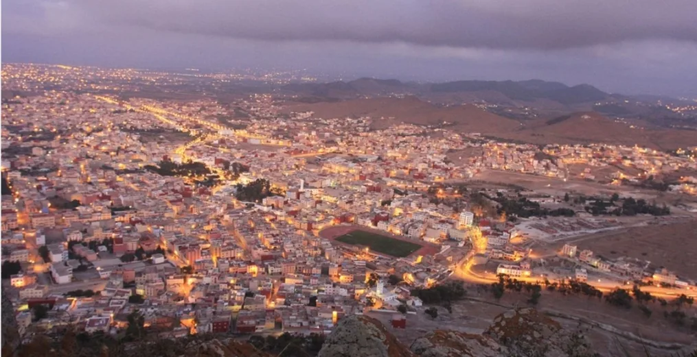 مطالب بتثبيت علامات التشوير الطرقي بمدينة أزغنغان في إقليم الناظور