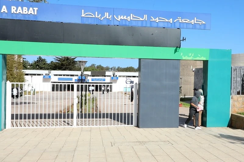 طلبة الطب والصيدلة يقاطعون الامتحانات الاستدراكية .. تصاعد أزمة امتحانات الفصل الأول