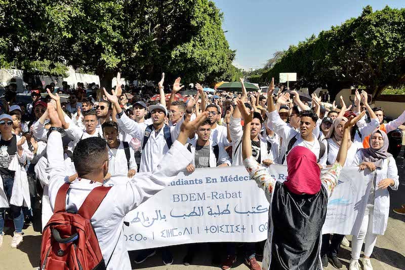 طلبة الطب يرفضون مقترحات وزارة التعليم ويهددون بمقاطعة امتحانات سبتمبر
