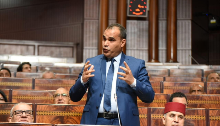العياشي الفرفار البرلماني الإستقلالي يصف أولياء طلبة الطب بجزء من المشكل وليس الحل
