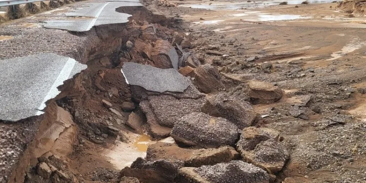 انهيار القناطر المشيدة حديثا في الجنوب الشرقي بالمملكة يجر نزار بركة للمساءلة أمام البرلمان