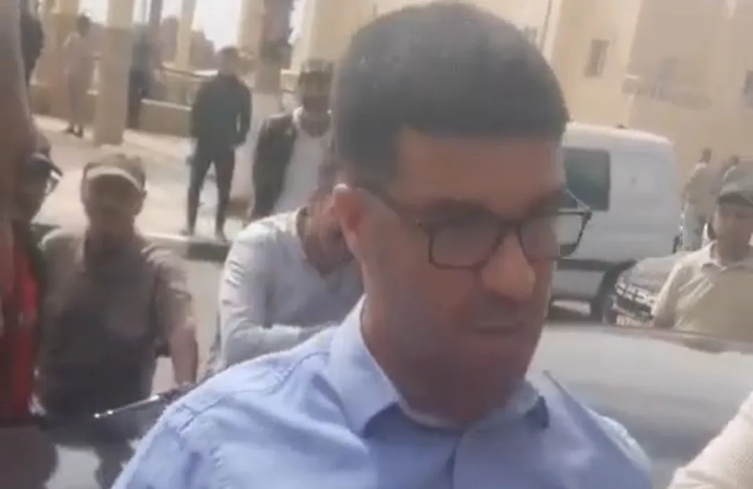 بلدية جرادة :   الرئيس يصوت مع الأقلية على إلحاق الجماعة بشركة “الشرق للتوزيع” والساكنة تحاصره !!