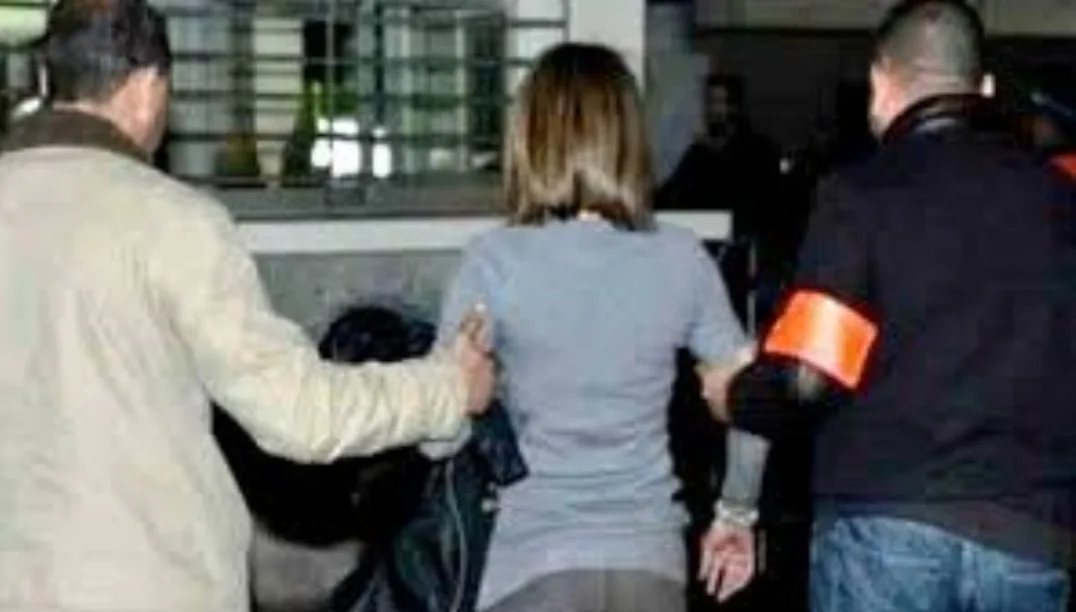 إعتقال ثلاثينية إحتفظت بجثة والدتها عاما بمنزلهما بمكناس